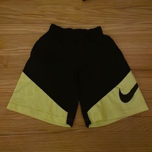 Size small Nike dri-fit basketball shorts